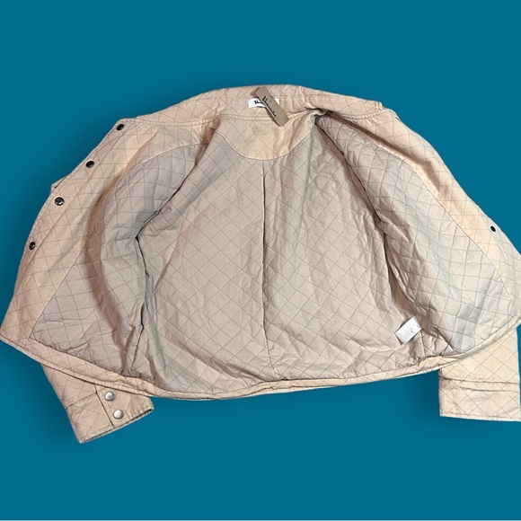 🎉HP🎉 NWT Vernacular Puff Sleeved Cropped Quilted Jacket in Cream. Size Large - Picture 5 of 16